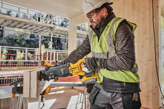 DeWalt DCS380N 18v Reciprocating Saw