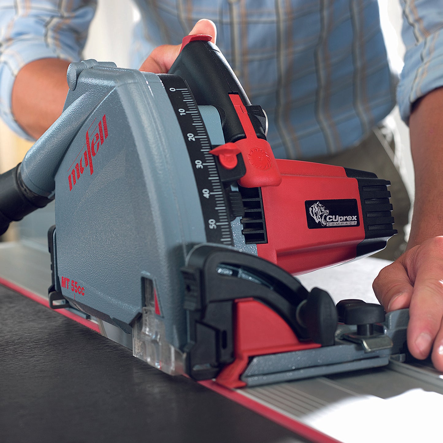 MT55cc Midi plunge saw + 204 749 rail set