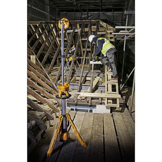 DeWalt DCL079-XJ 18V XR LED Tripod Light 3k Lumen