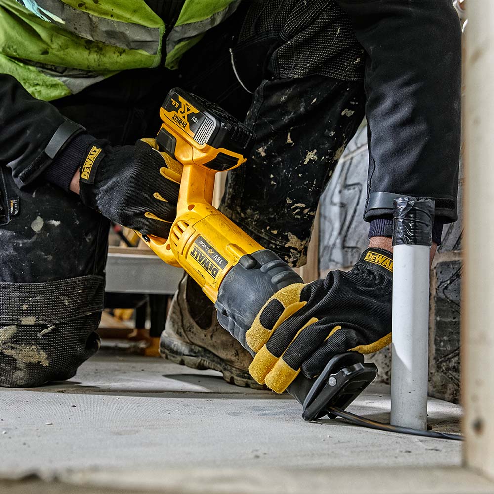 DeWalt DCS380N 18v Reciprocating Saw